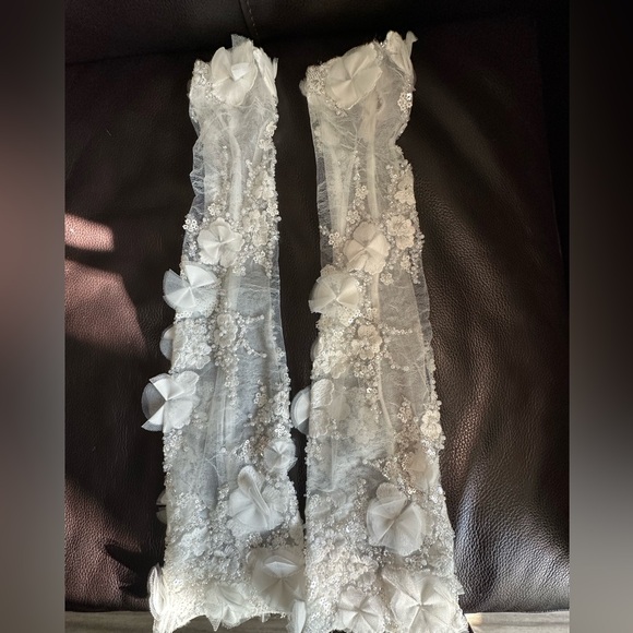 Chic Strapless White Floral Dress - Picture 11 of 16